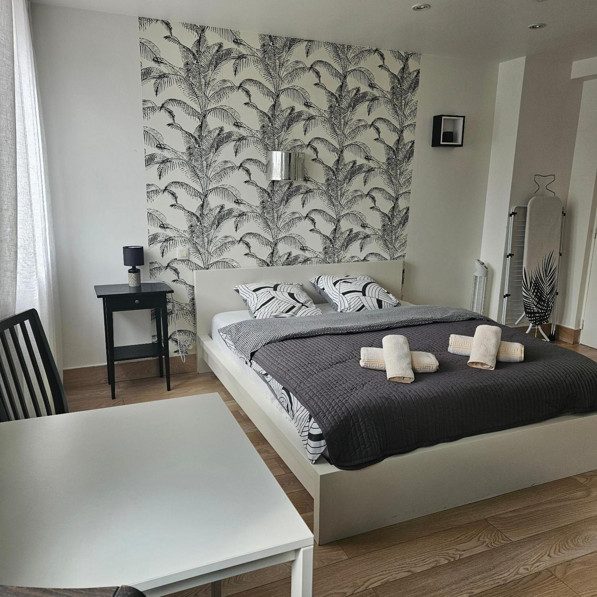 Residence Hotel Le Relais Amelie Clamart Bagian luar foto