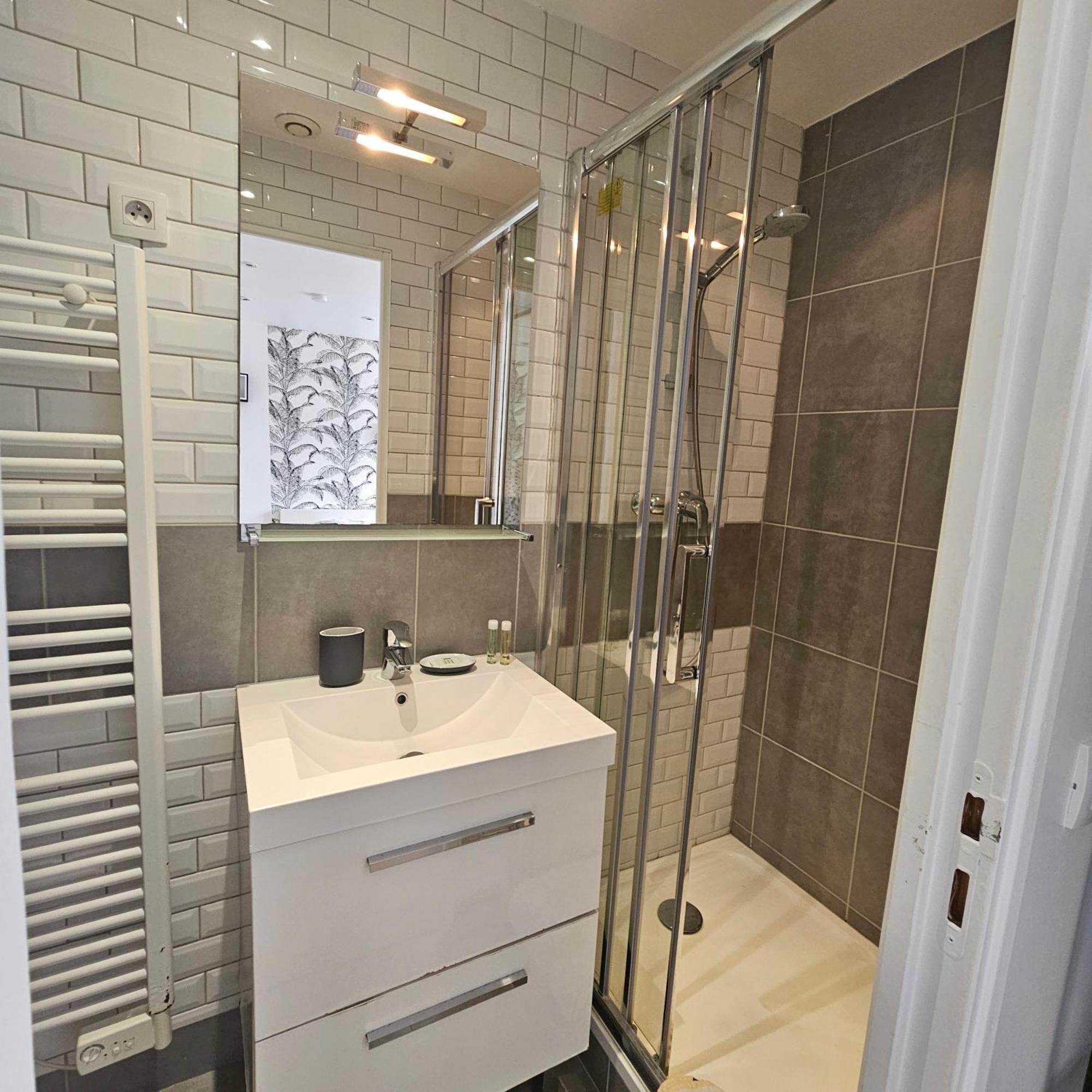 Residence Hotel Le Relais Amelie Clamart Bagian luar foto