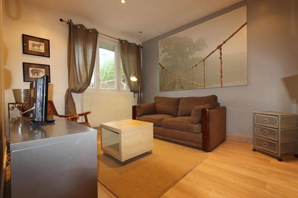 Residence Hotel Le Relais Amelie Clamart Bagian luar foto