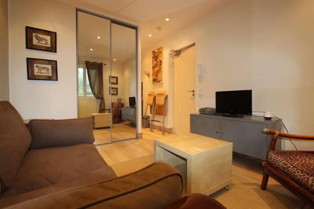 Residence Hotel Le Relais Amelie Clamart Bagian luar foto